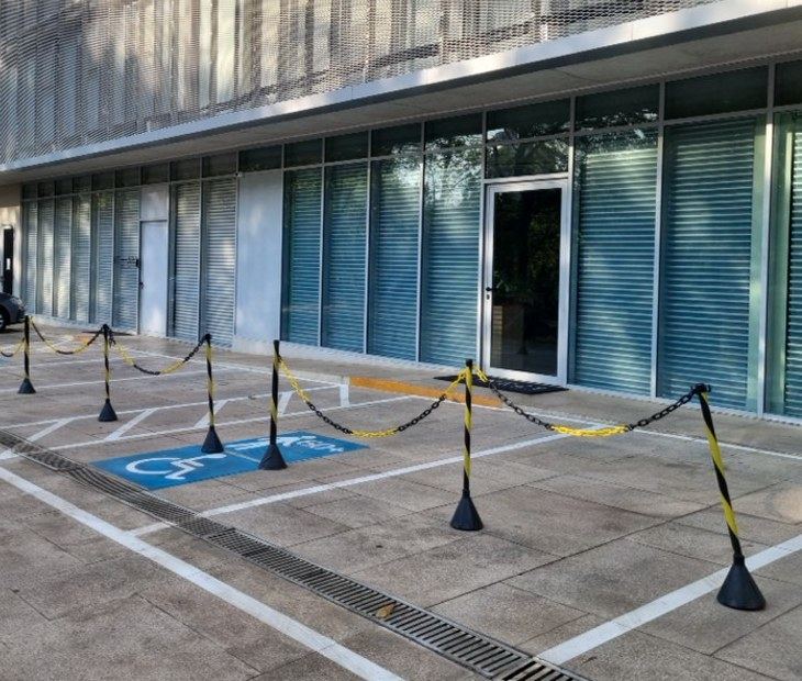 Vistoria de recebimento: piso, demarca&ccedil;&atilde;o e sinaliza&ccedil;&atilde;o conclu&iacute;dos. A &uacute;ltima medi&ccedil;&atilde;o &eacute; a que costuma concentrar as diverg&ecirc;ncias que ficaram para depois.